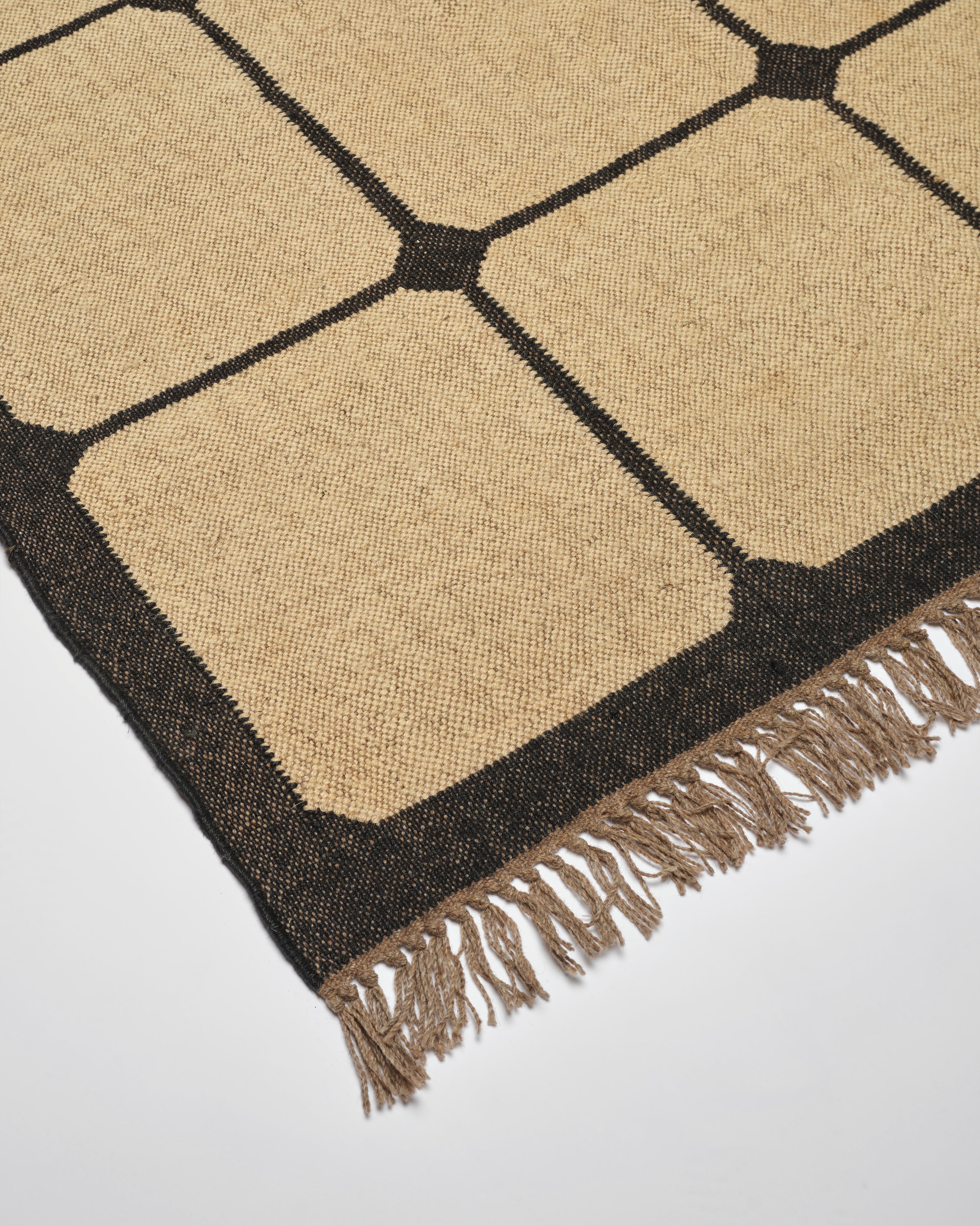 http://www.forsythart.com/cdn/shop/files/LIGHTWORKxFORSYTH_POSITIVE-SQUARE-RUG_DETAIL-1.jpg?v=1682533880