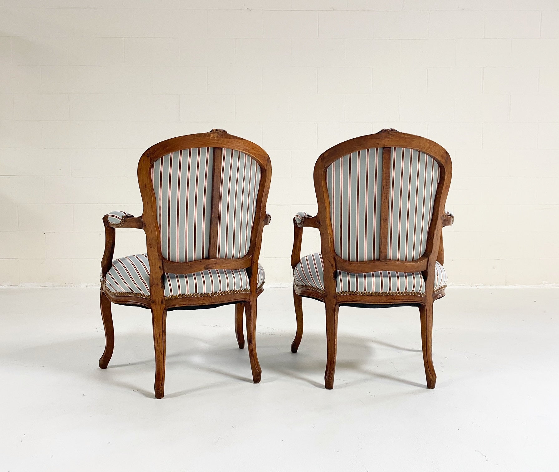 Source VINTAGE LOUIS XV Chair Antique Reproduction Furniture