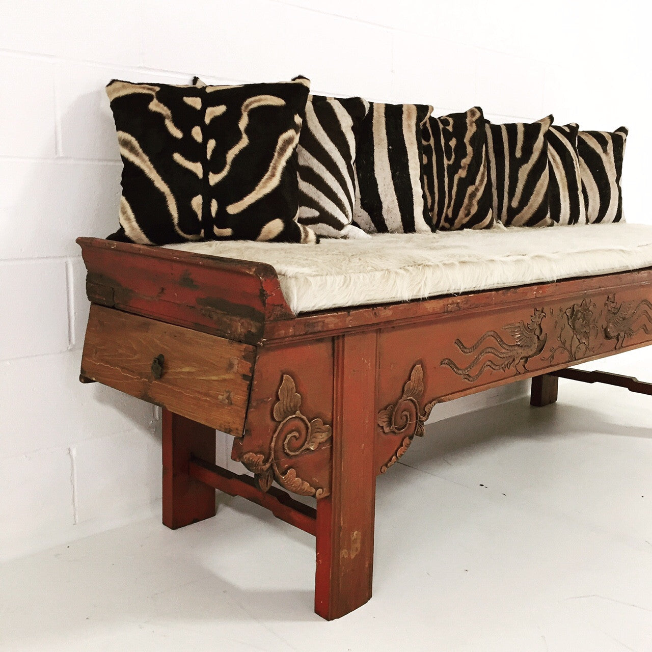 Cowhide bench outlet cushion