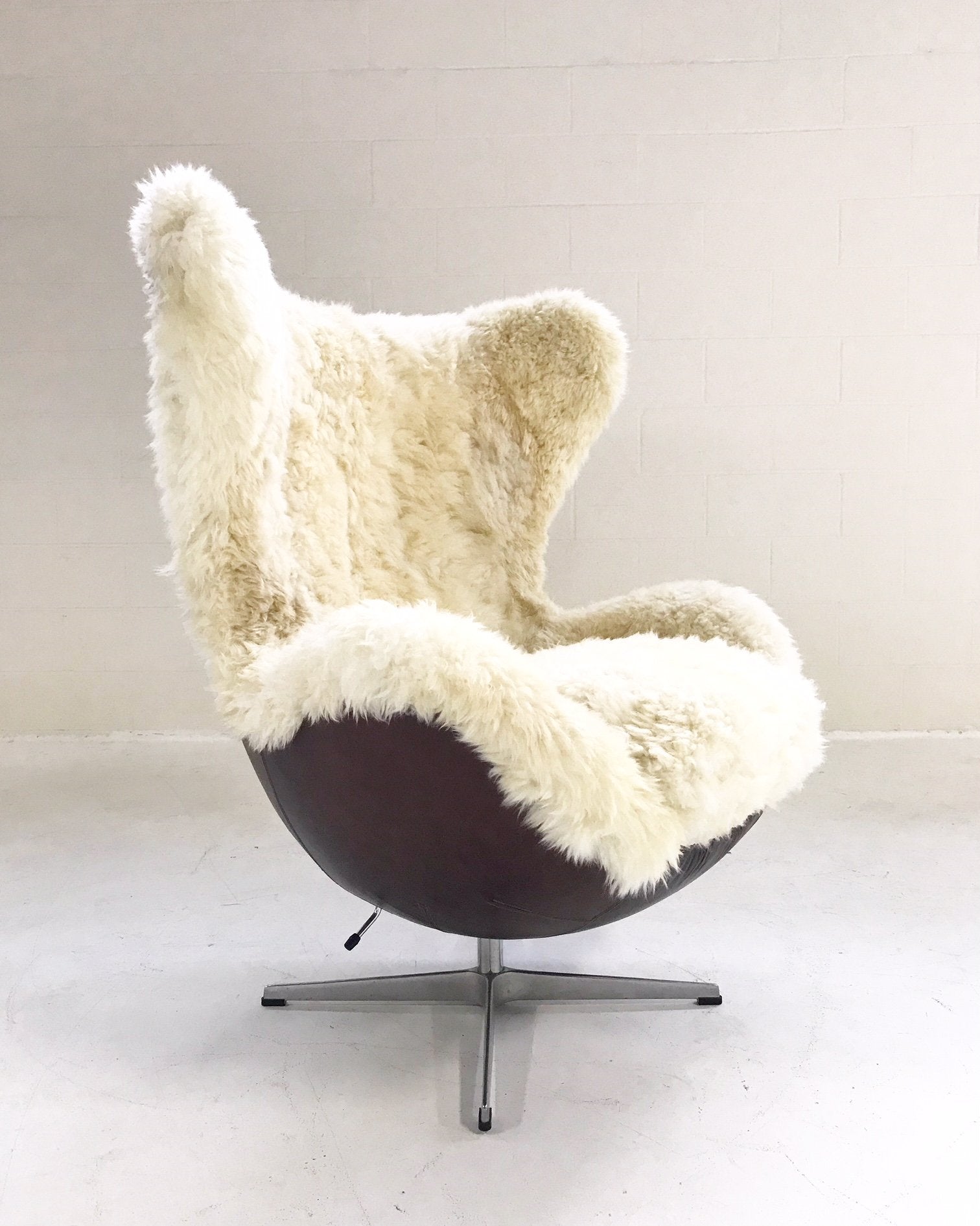 Fluffy egg store chair